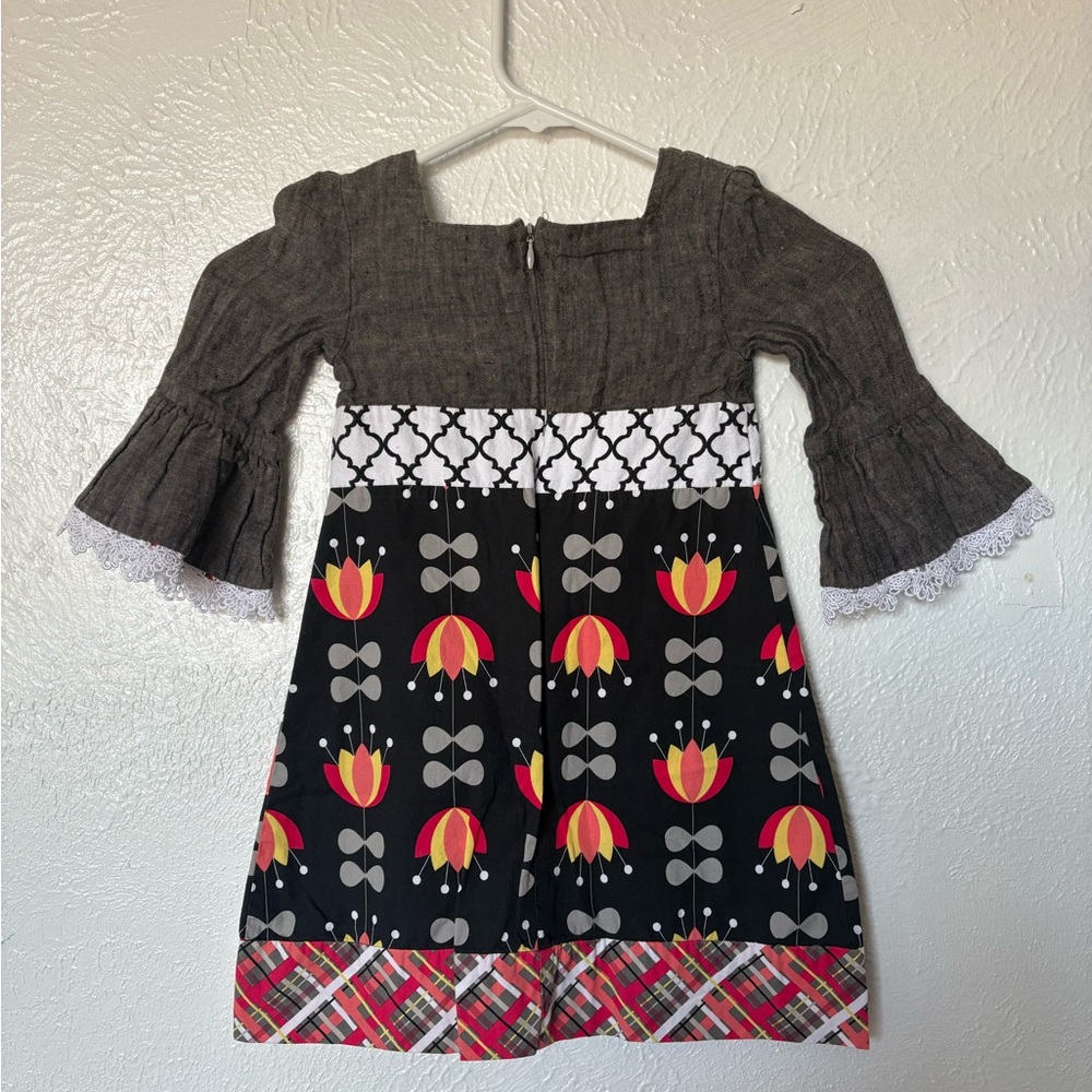 Charming Kids bell sleeve Dress with Floral and Plaid Design - Picture 2 of 8